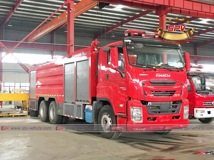 ISUZU 6x4 Emergency Fire Lorry - Front Right