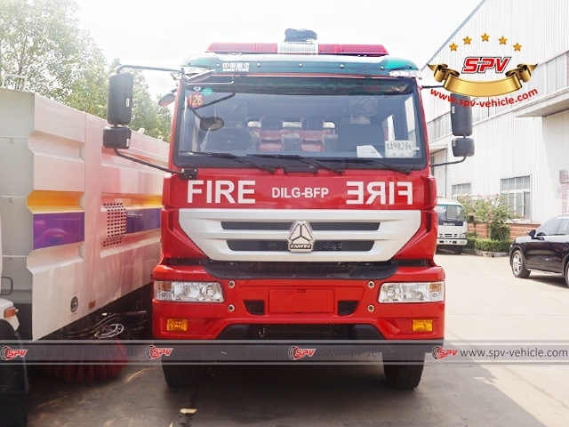 SINOTRUK 7,000L Fire Apparatus