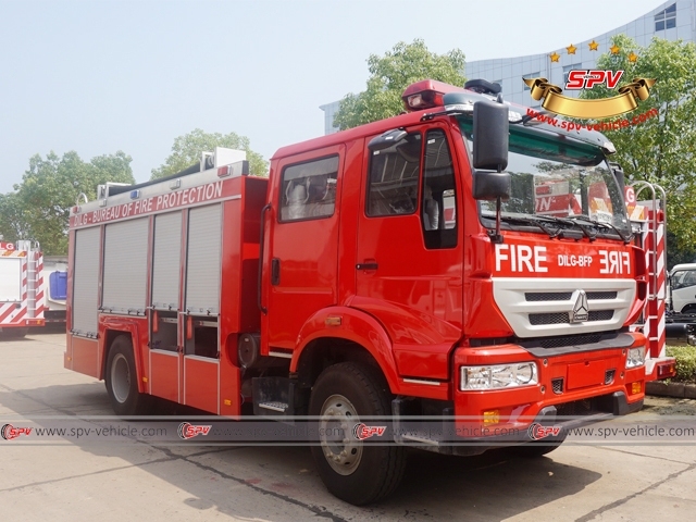 SINOTRUK 7,000L Fire Apparatus