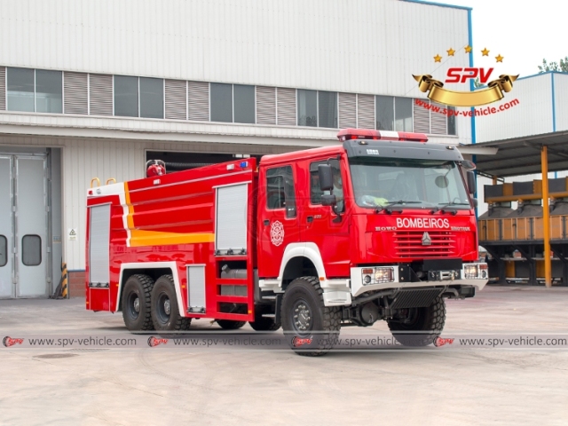 SINOTRUK 12,000L Off-road Fire Truck