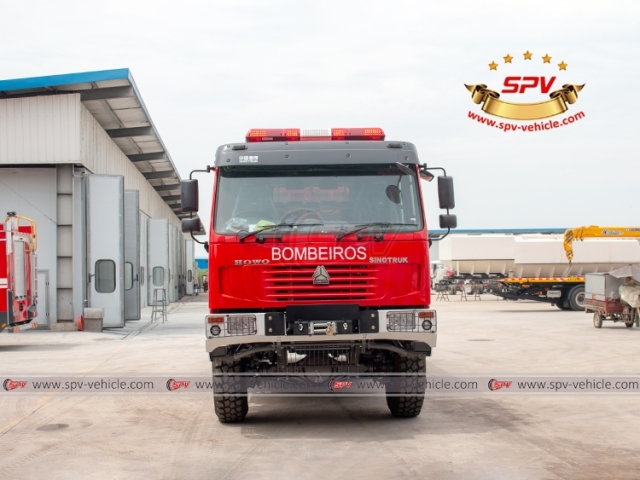 SINOTRUK 12,000L Off-road Fire Truck