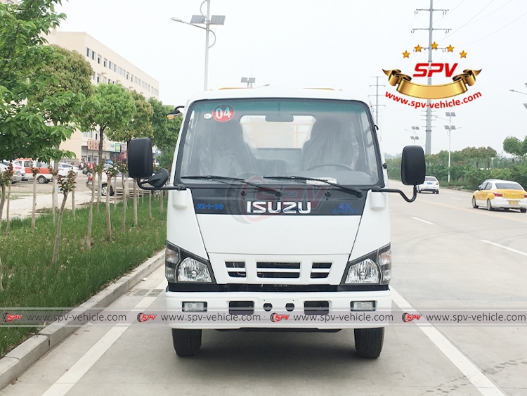 ISUZU 5.5M Lift Platform Truck - Front