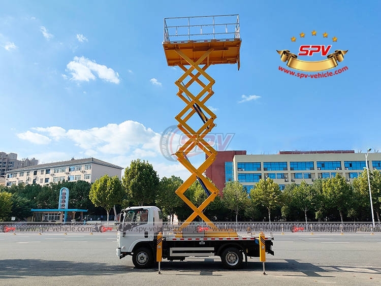 ISUZU 9M Automatic Scissors Lift Truck