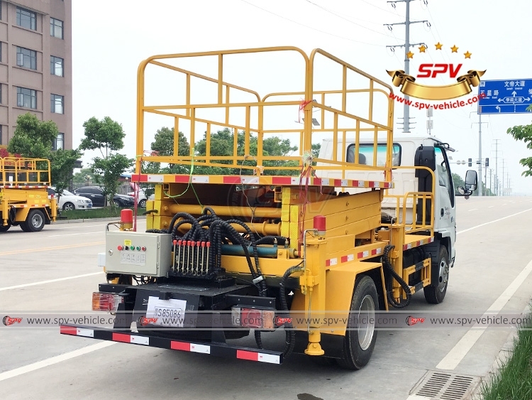 ISUZU 5.5 M Scissors Aerial Truck