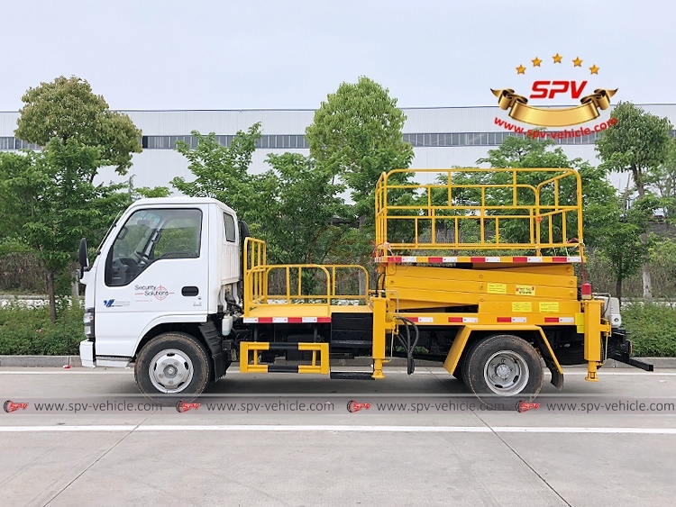 ISUZU 5.5 M Scissors Aerial Truck