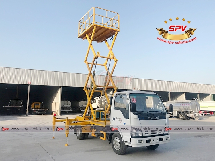 ISUZU 5.5 M Scissors Aerial Truck