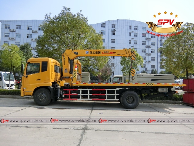 DONGFENG Light-duty Crane Road Wrekcer - Left