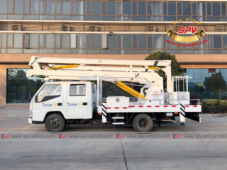 JMC 14M Overhead Working Truck - Left