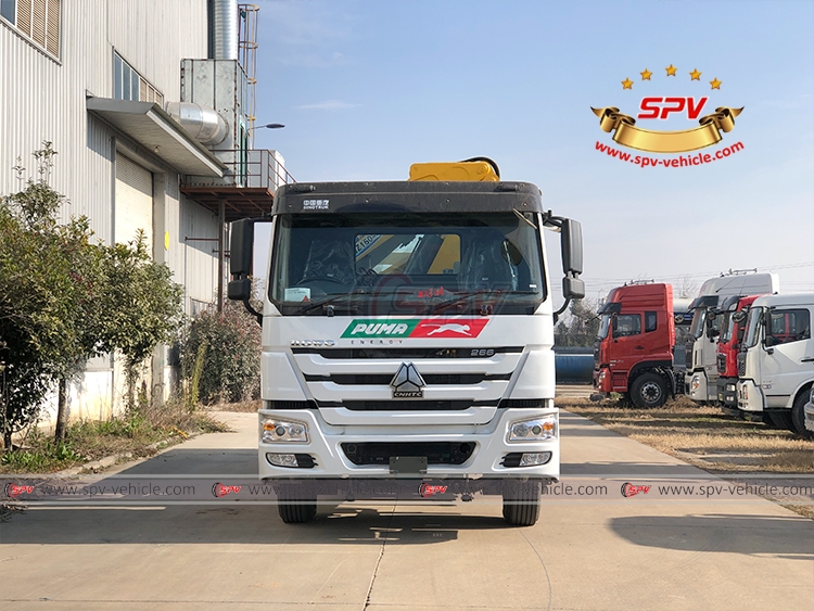 SINOTRUK 8 Tons Wrecker Truck with Crane - Front