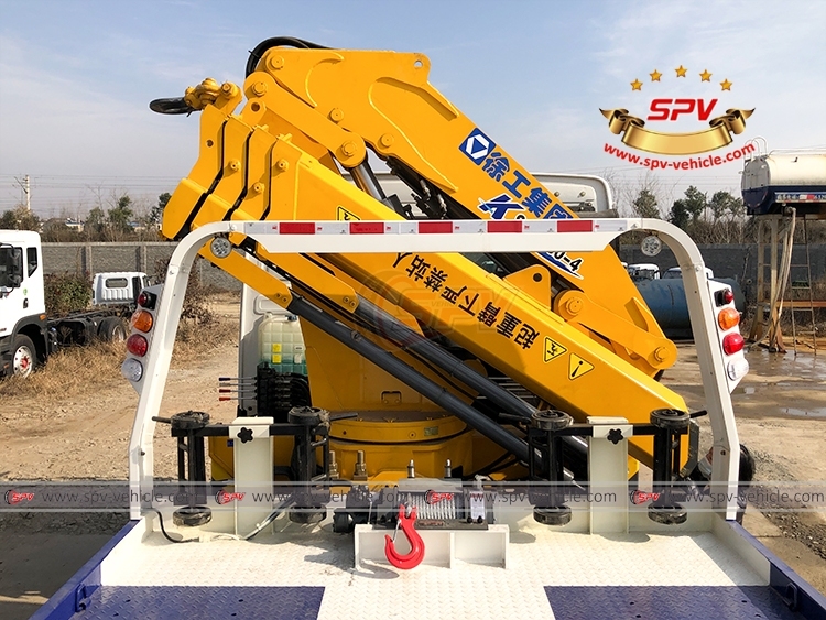 SINOTRUK 8T Wrecker With Crane