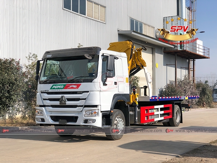 SINOTRUK 8T Wrecker With Crane