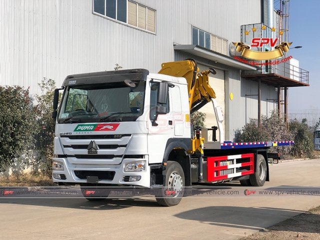 SINOTRUK 8T Wrecker With Crane