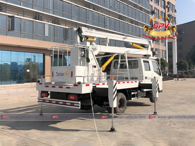 JMC 14M High-altitude Operation Truck