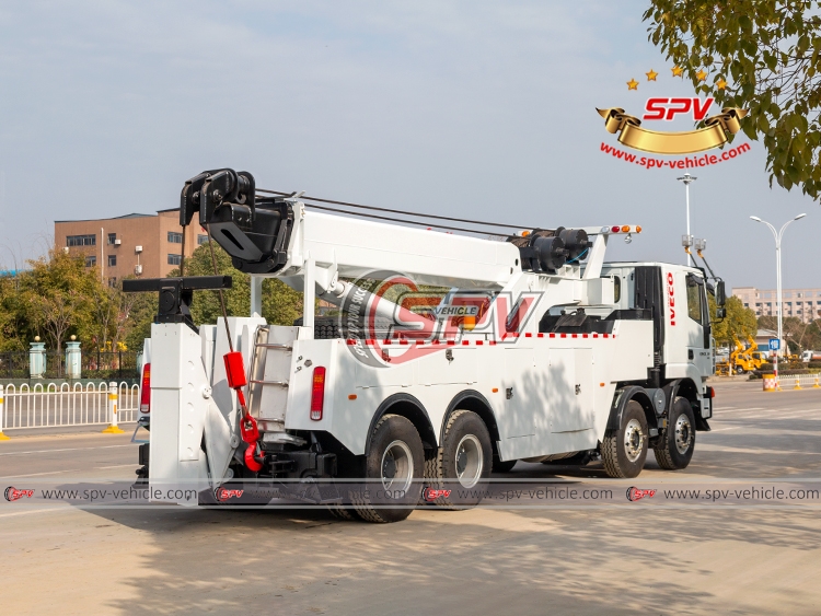 IVECO 8x4 Road Tow Truck - Rear Right