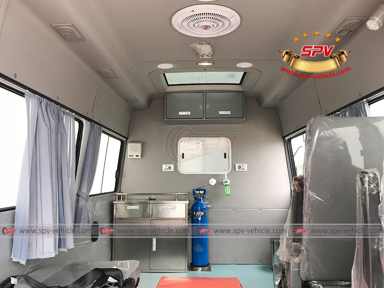 IVECO Emergency Rescue Ambulance - Inside Detail