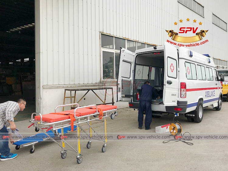 IVECO First Aid Ambulance - Inside Detail