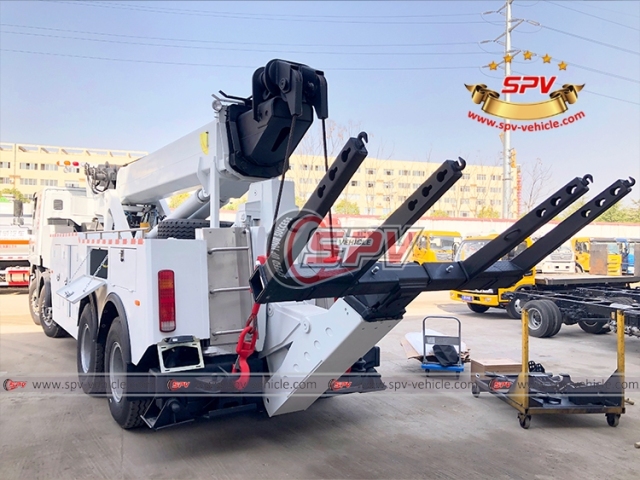 IVECO 40T Heavy Rotator Wrecker