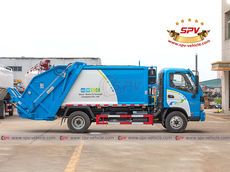 FOTON 6 CBM Trash Disposal Truck - Right