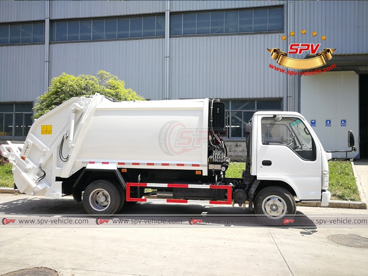 ISUZU 4 CBM Trash Compression Truck - Right