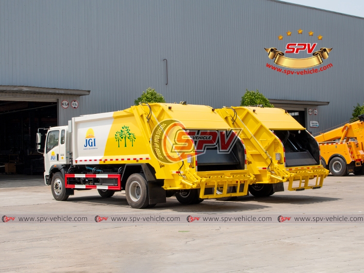 SINOTRUK 10 CBM Refuse Collection Truck - Rear Left