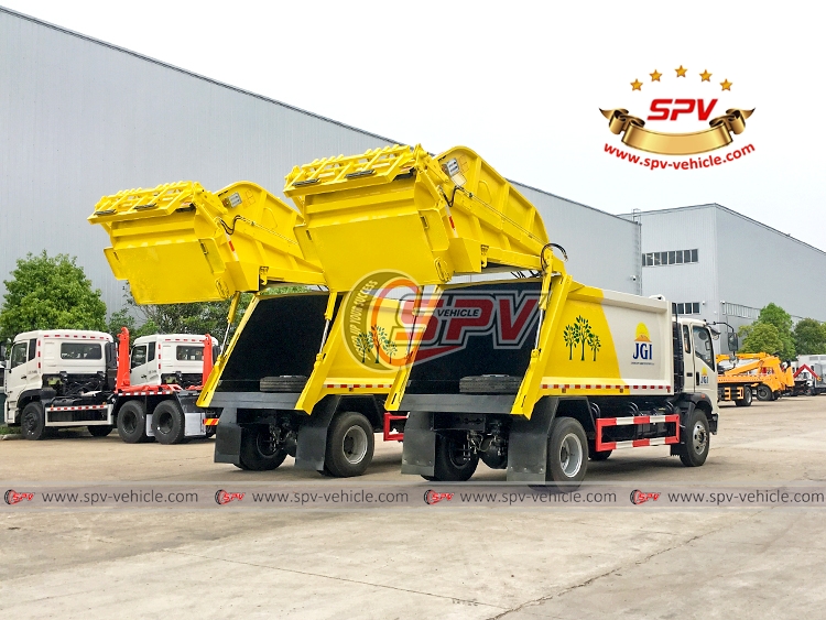 SINOTRUK 10 CBM Solid Waste Removal Lorry - Tailgate Lifting