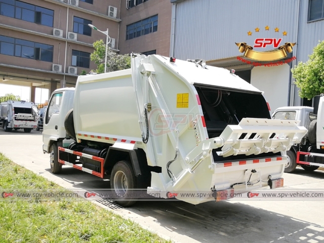 ISUZU 4 CBM Junk Compactor Truck