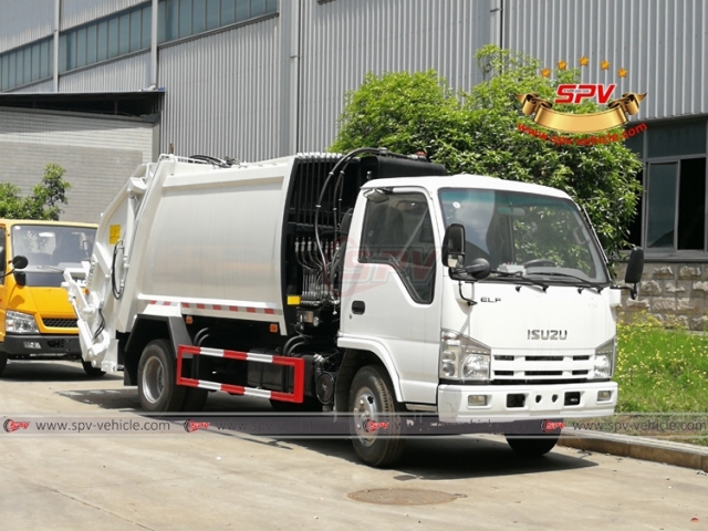 ISUZU 4 CBM Junk Compactor Truck