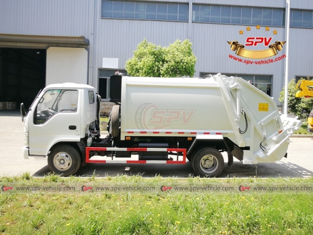 ISUZU 4 CBM Junk Compactor Truck