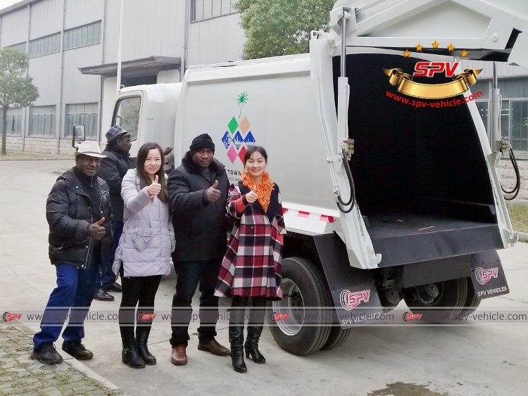 HOWO 6 CBM Garbage Delivery Lorry