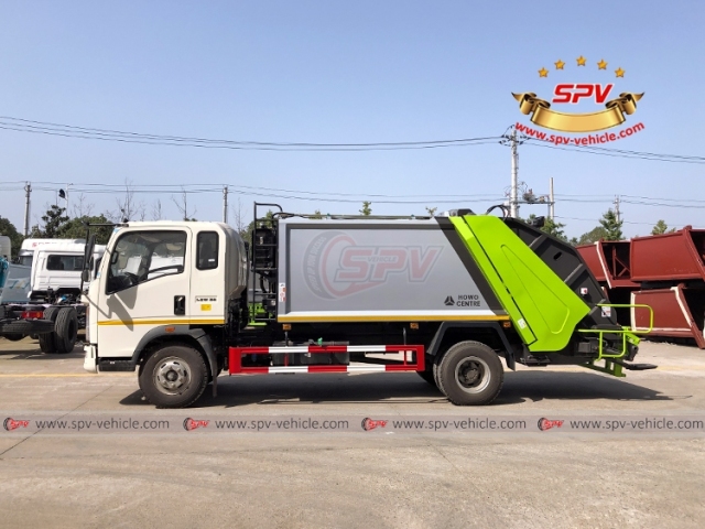 HOWO 8 CBM Solid Waste Delivery Truck