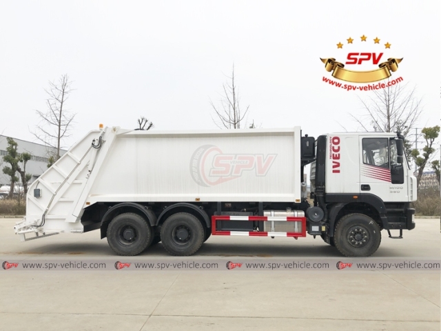 IVECO 18 CBM Rubbish Compressing Truck
