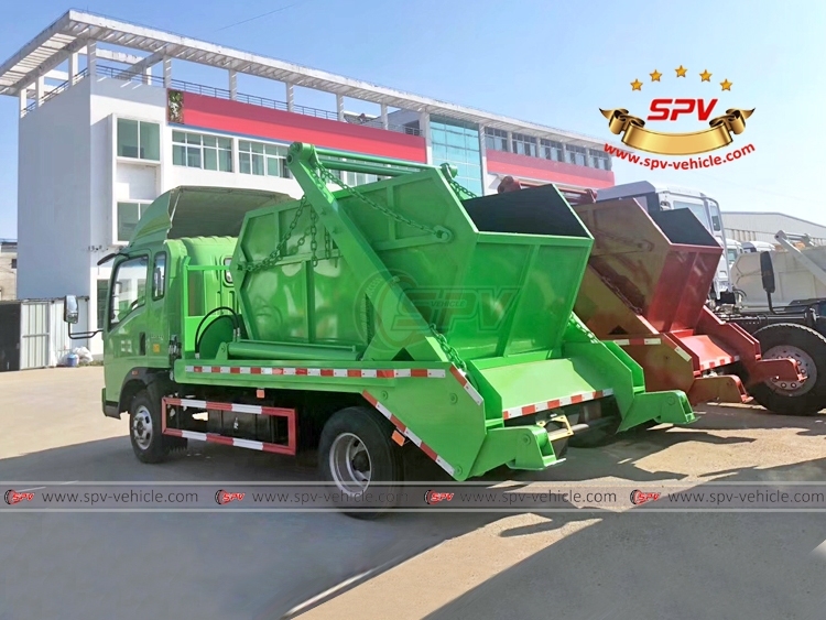 HOWO 6 CBM Swing Arm Trash Truck