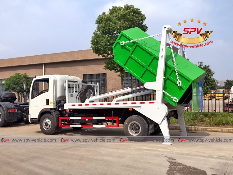 HOWO 5 CBM Skip Loader Garbage Truck