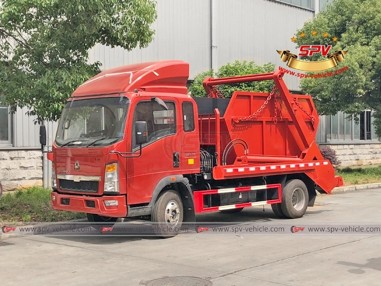 HOWO 6 CBM Swing Arm Trash Truck