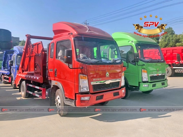 HOWO 6 CBM Swing Arm Trash Truck