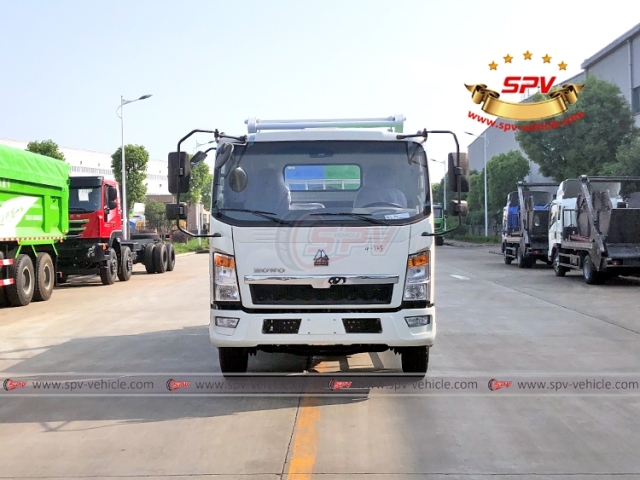 HOWO 5 CBM Skip Loader Garbage Truck