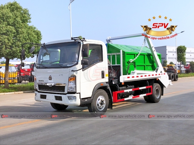 HOWO 5 CBM Skip Loader Garbage Truck