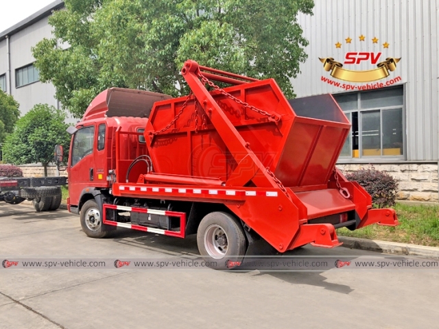 HOWO 6 CBM Swing Arm Trash Truck