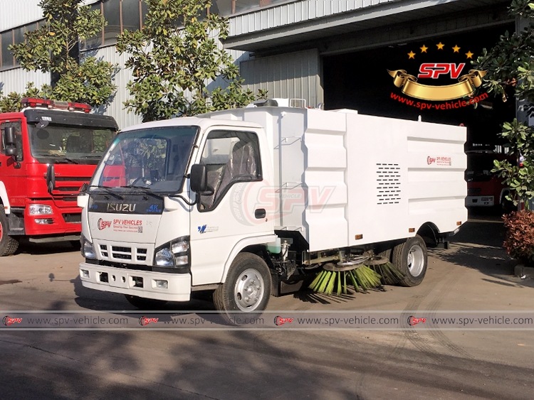 ISUZU Leaves Vacuum Truck To Honduras - Front Left