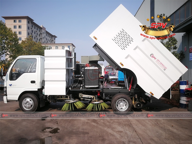 ISUZU Road Sweeper Truck - Discharge Garbage Test