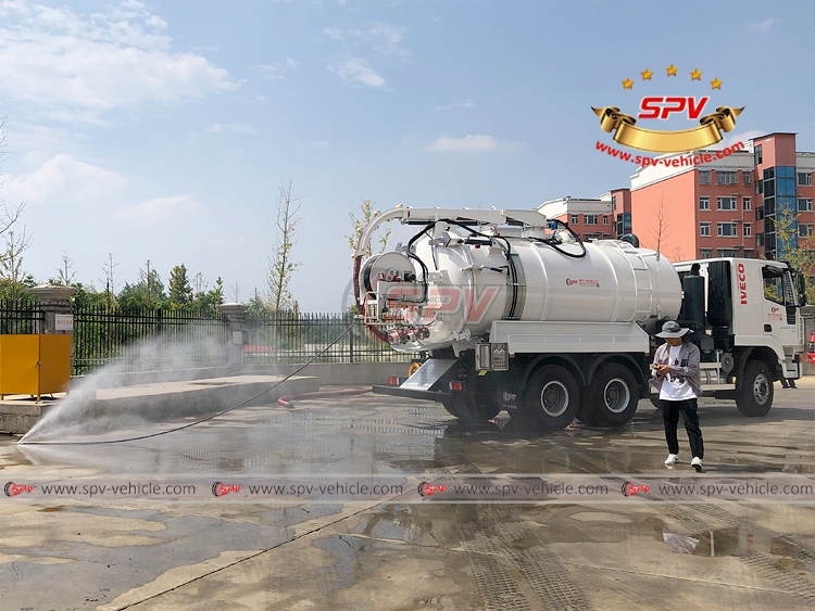IVECO 14,000 L Combination Sewer Jetting Truck