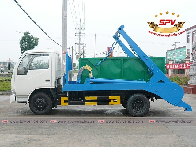 DONGFENG 2 Ton Swing Arm Junk Lorry
