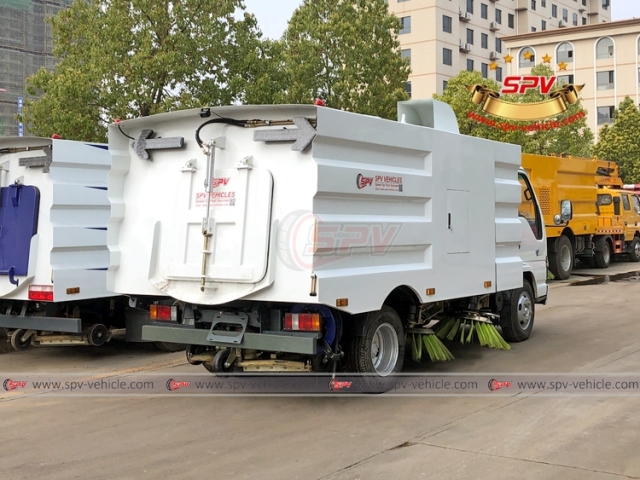 ISUZU 5.5 CBM Leaves Collection Truck