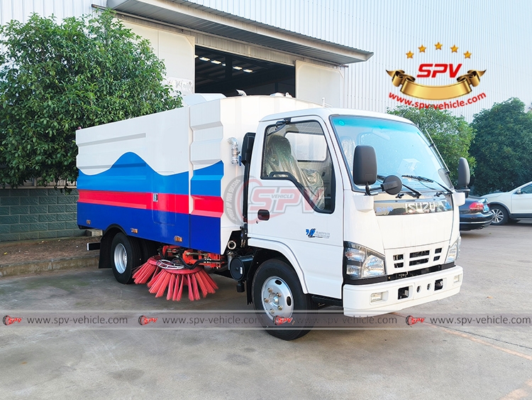 5.5 CBM Road Sweeper Truck ISUZU - Front Right