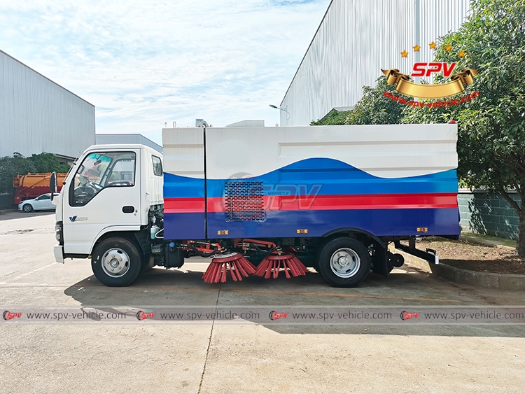 ISUZU Truck Mounted Sweeper 5.5 CBM - Left