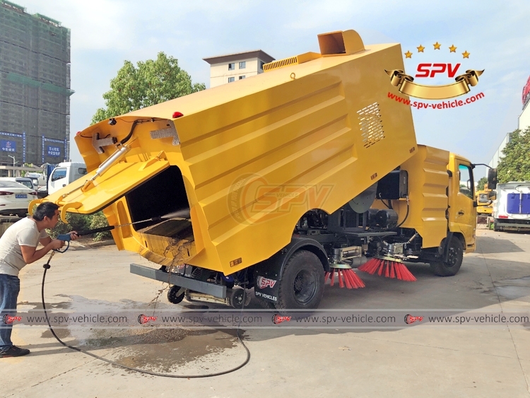 DONGFENG 8 CBM Highway Cleaning Truck