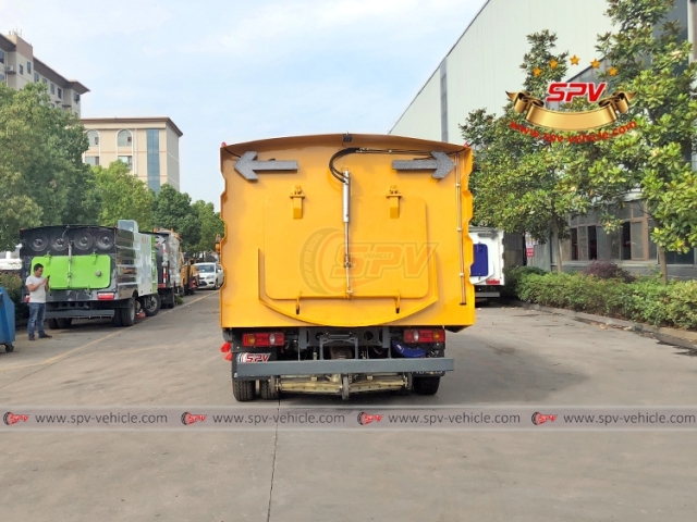 DONGFENG 8 CBM Highway Cleaning Truck