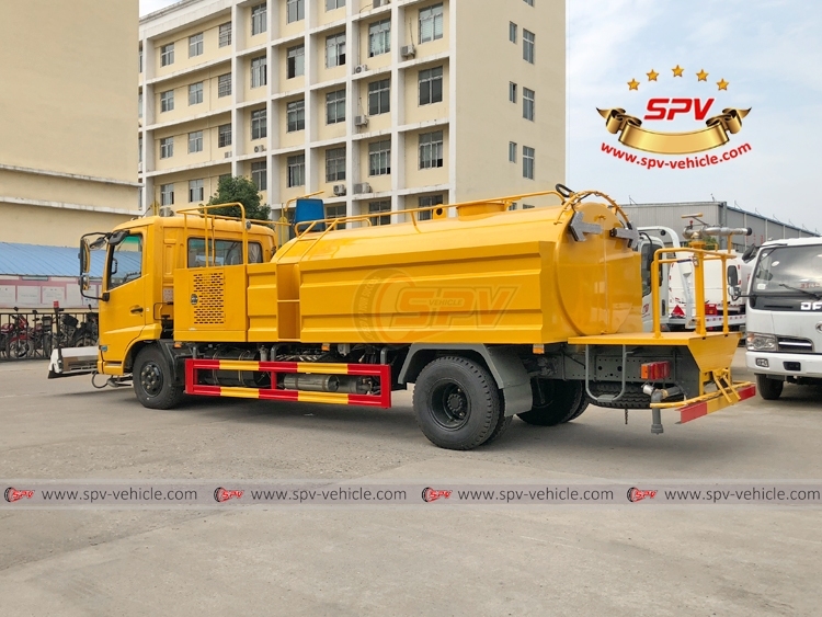DONGFENG 6,000 Pavement Flushing Truck