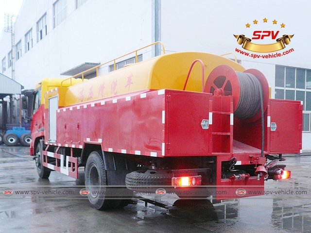 Dongfeng 8,000 Liters Drainage Cleaning Truck - Rear Left