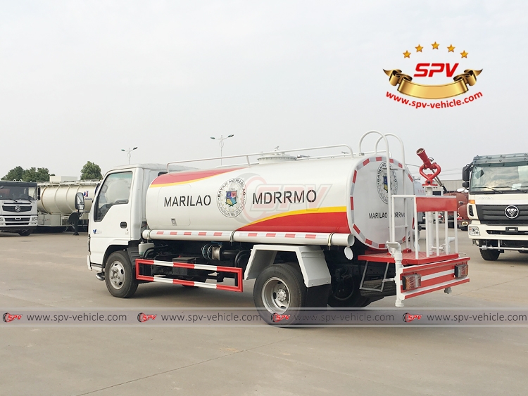 ISUZU 5,000 litres Water Distribution Truck  - Rear Left